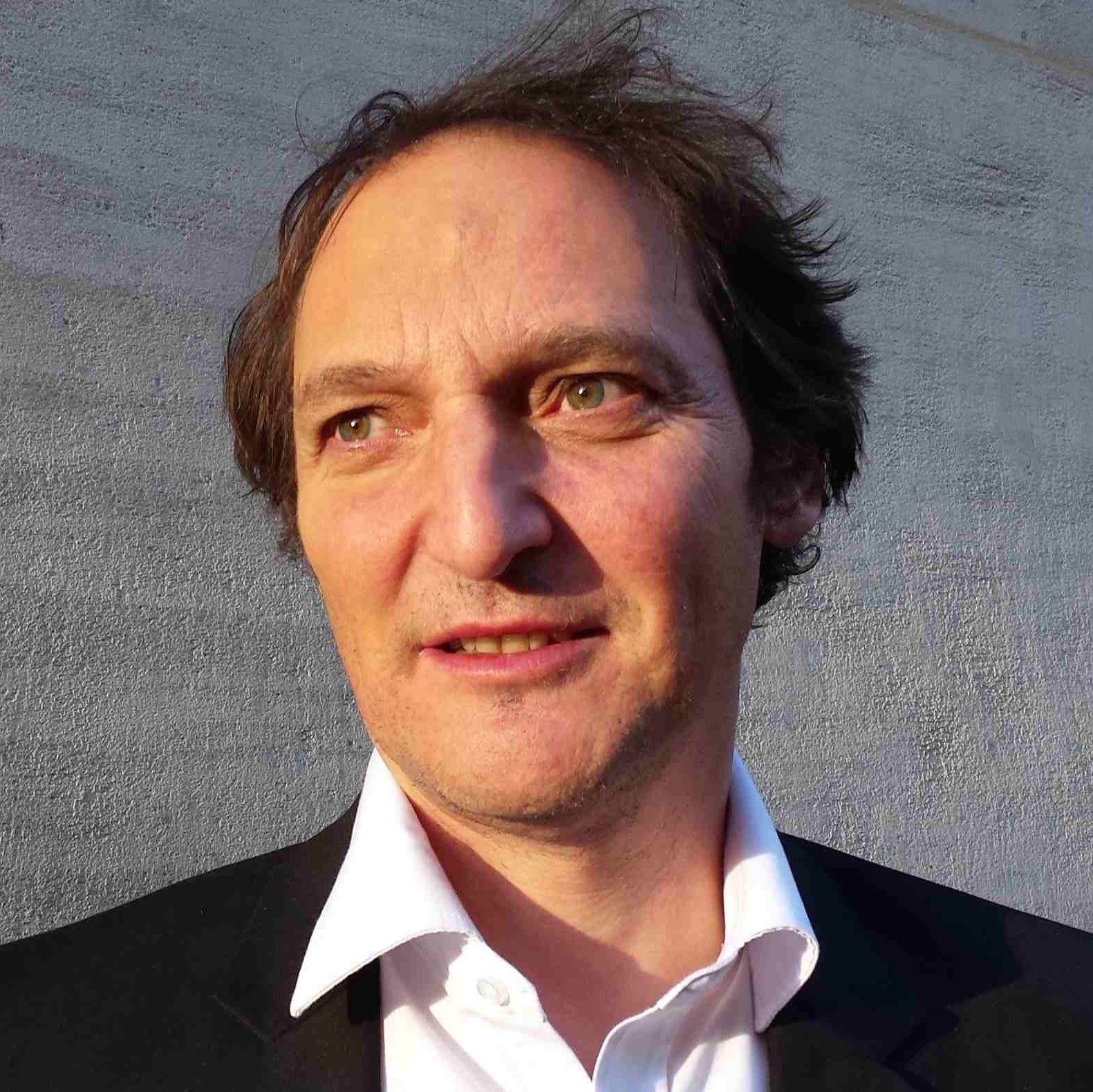 cropped-avner1.jpg
